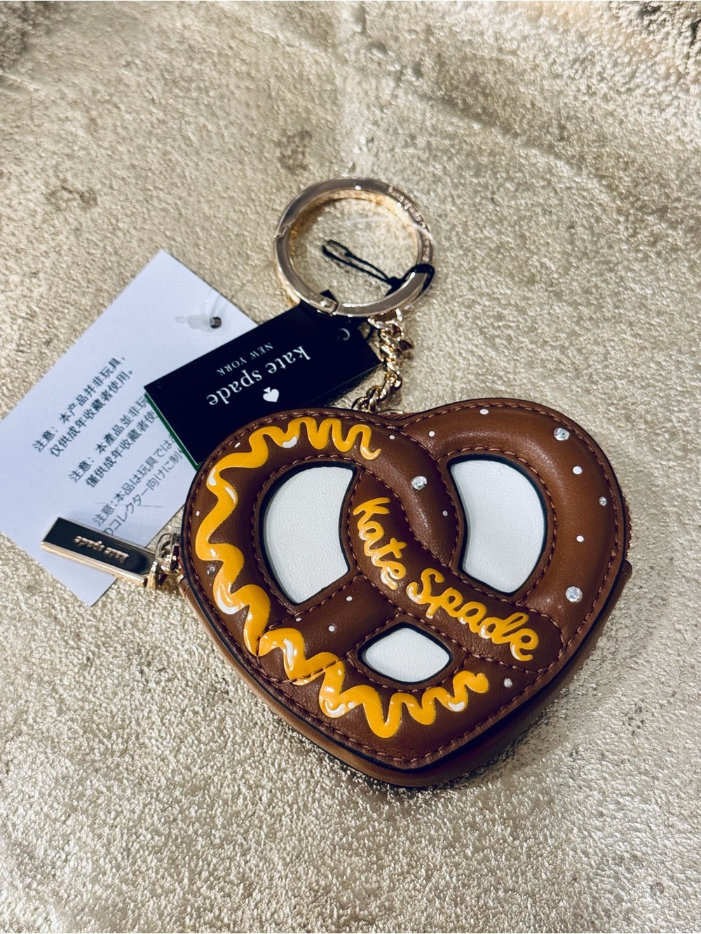 Kate Spade 🥨 pretzel coin purse Keyring Wallet collectible Novelty NWT Fun!